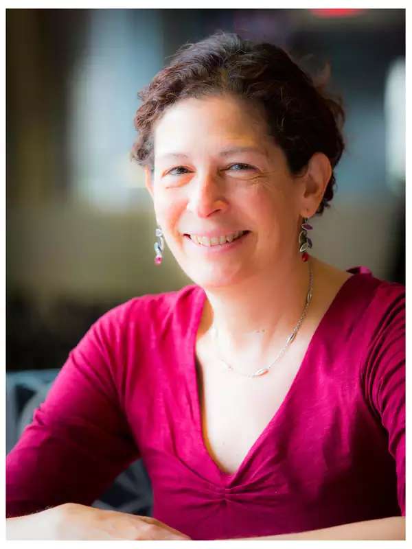 Thea Abu El-Haj headshot